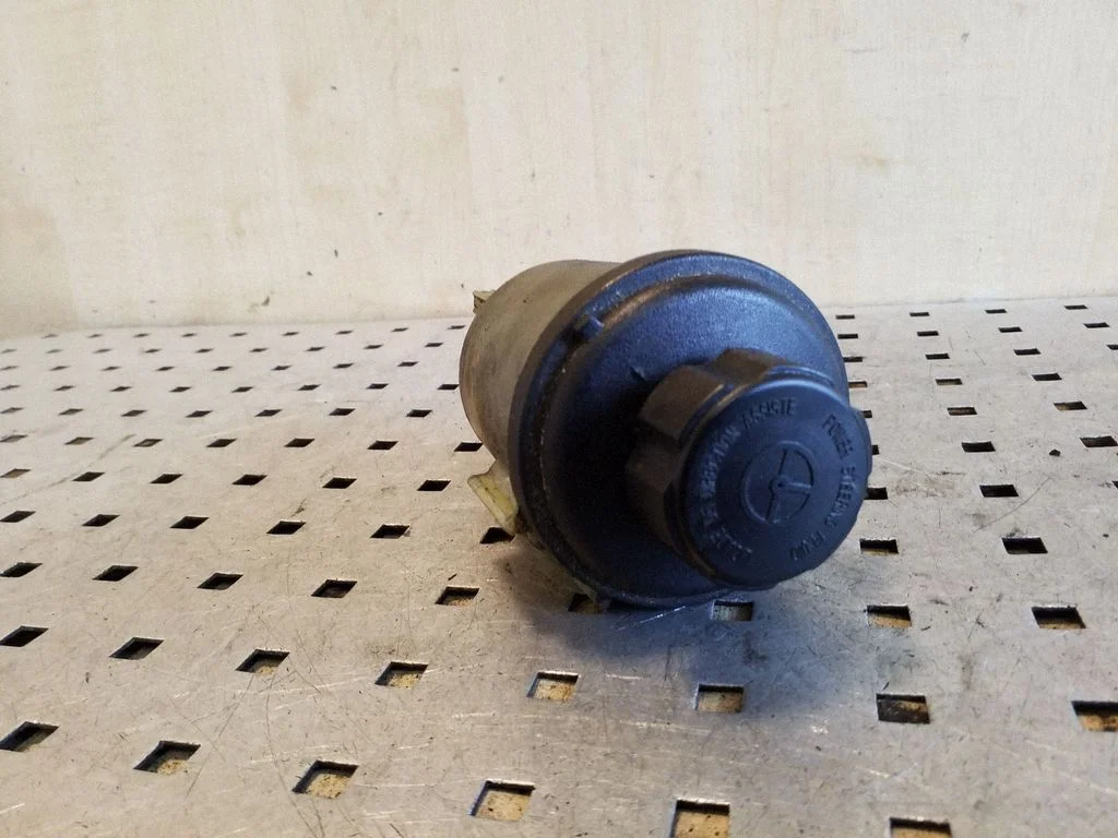Power steering fluid tank/reservoir – Volvo S80 (2007-2013)