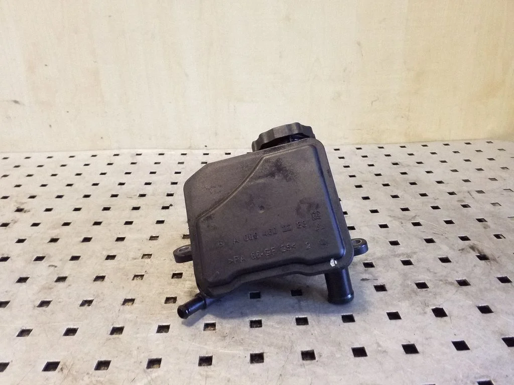 Power steering fluid tank/reservoir – Mercedes-Benz CLS-Class C219 (2003-2011)