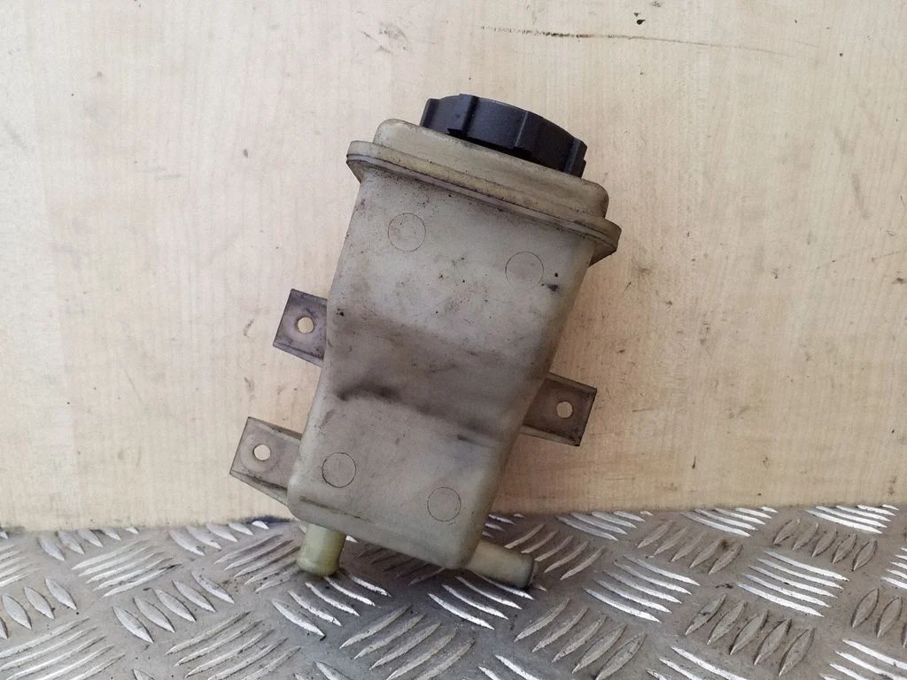 Power steering fluid tank/reservoir 90575635