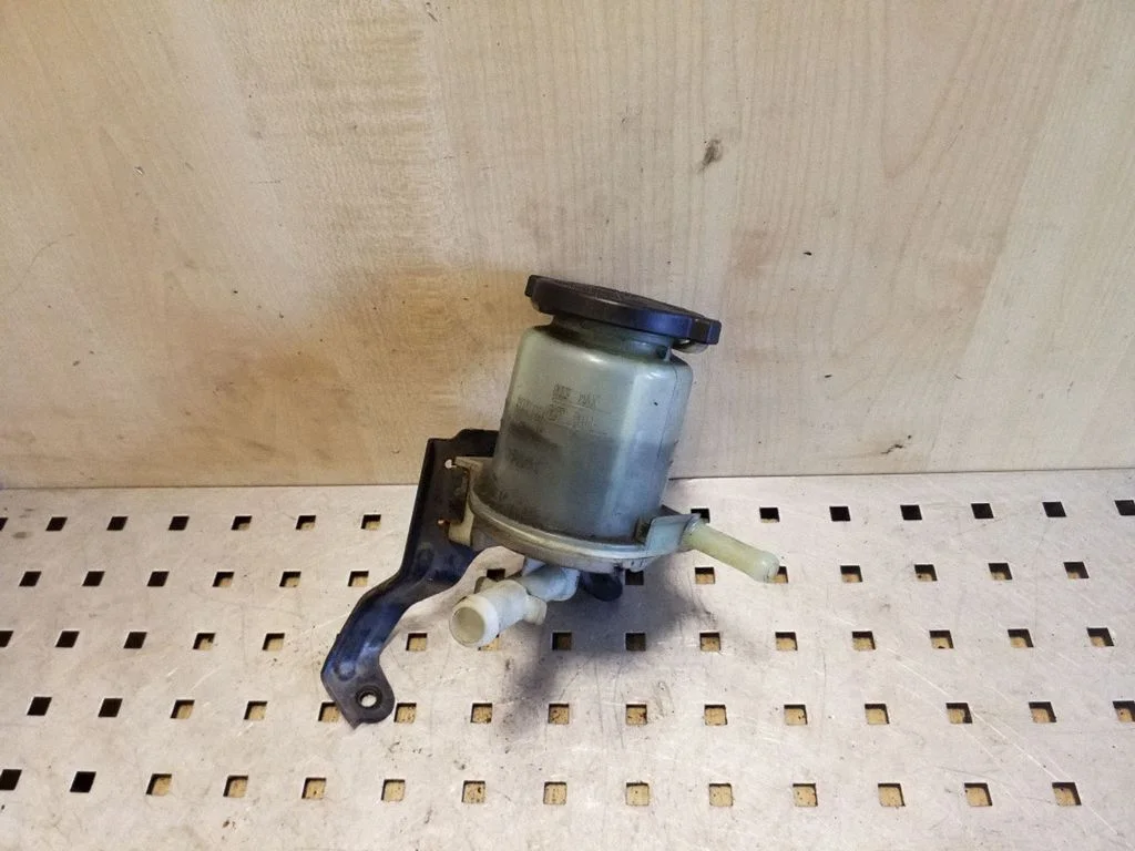 Power steering fluid tank/reservoir