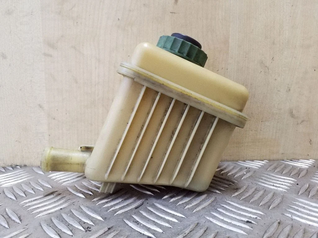 Power steering fluid tank/reservoir 7L6422371E