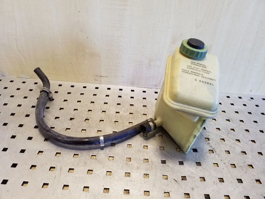Power steering fluid tank/reservoir 4A0422373A – Audi A8 S8 D2 4D (1994-2002)