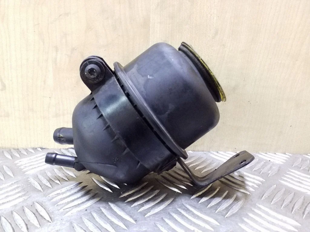 Zbiorniczek płynu wspomagania 4F0422371D