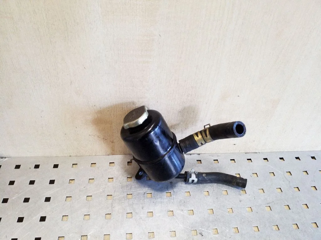 Power steering fluid tank/reservoir