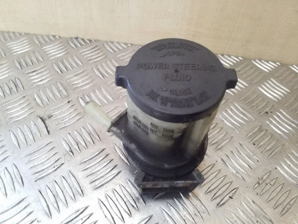 Power steering fluid tank/reservoir