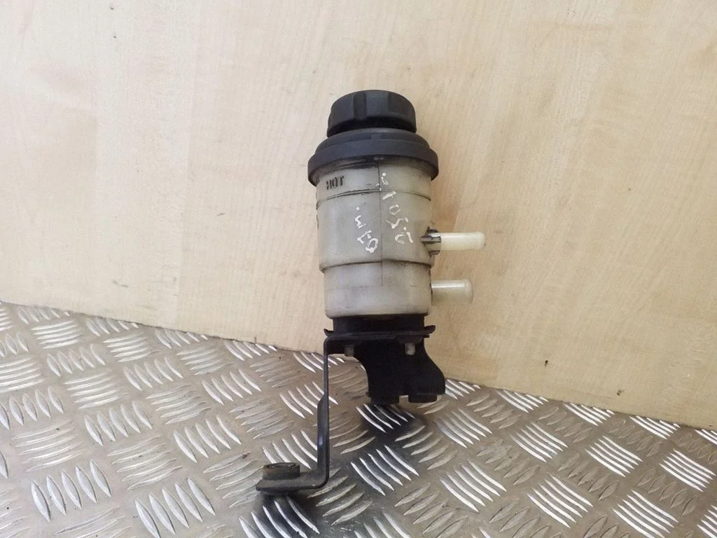 Power steering fluid tank/reservoir 571503E100
