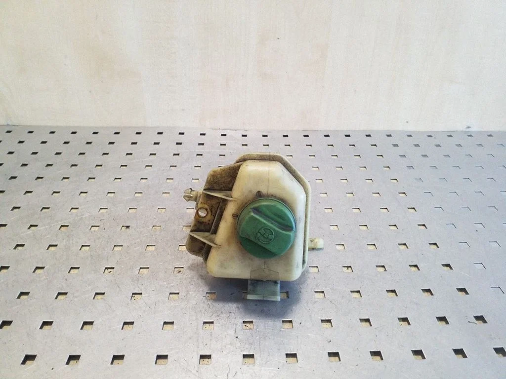 Roolivõimendi vedelikupaak 7H0422371A