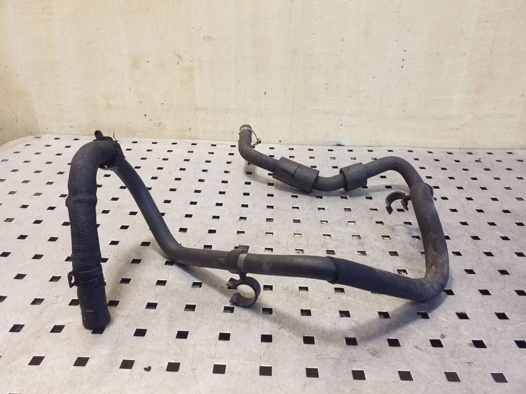 Power steering hose/pipe/line 7L8422895B