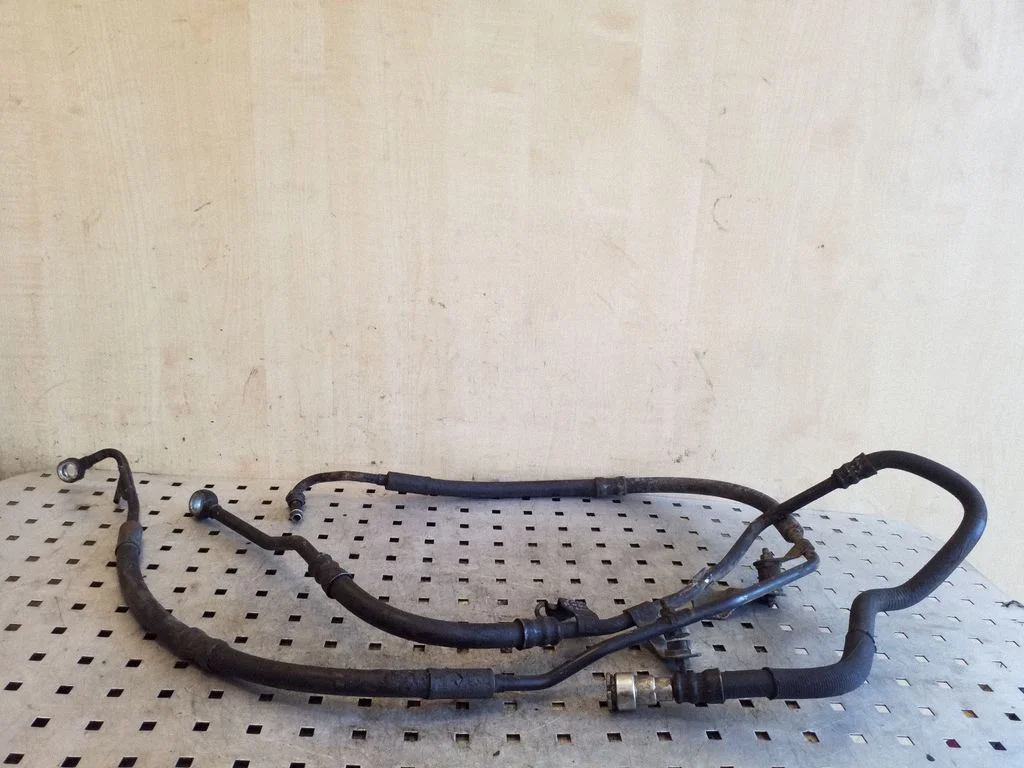 Power steering hose/pipe/line