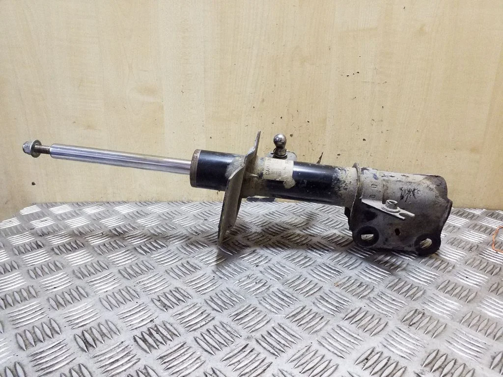 Front shock absorber/damper DG9C18045