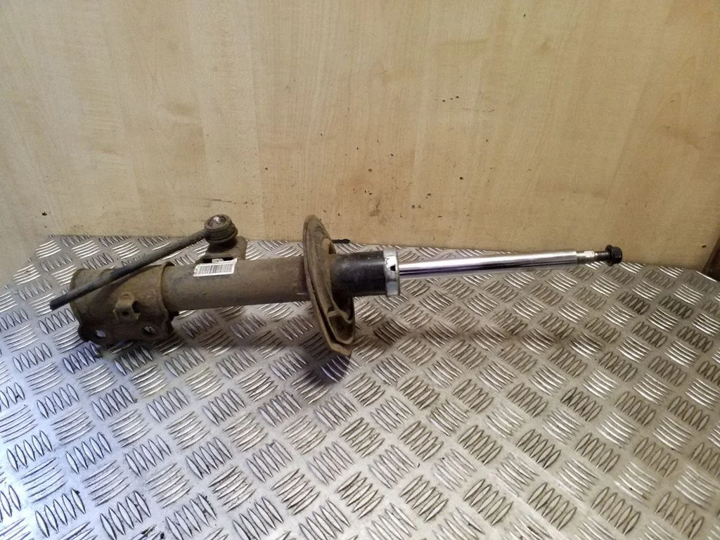 Front shock absorber/damper 546602Y201
