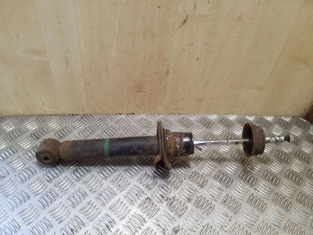 Front shock absorber/damper