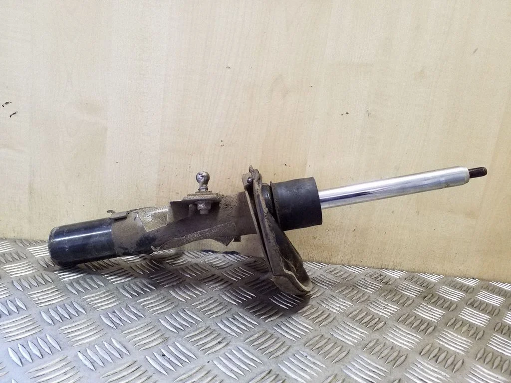 Front shock absorber/damper P31387746