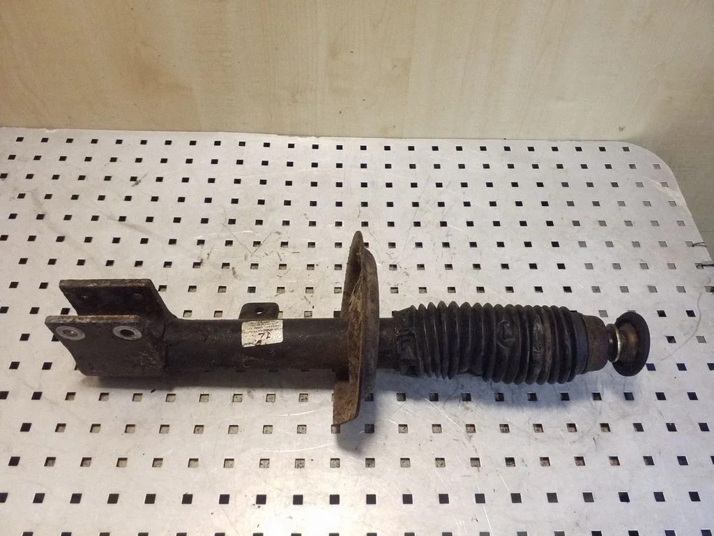 Front shock absorber/damper – right