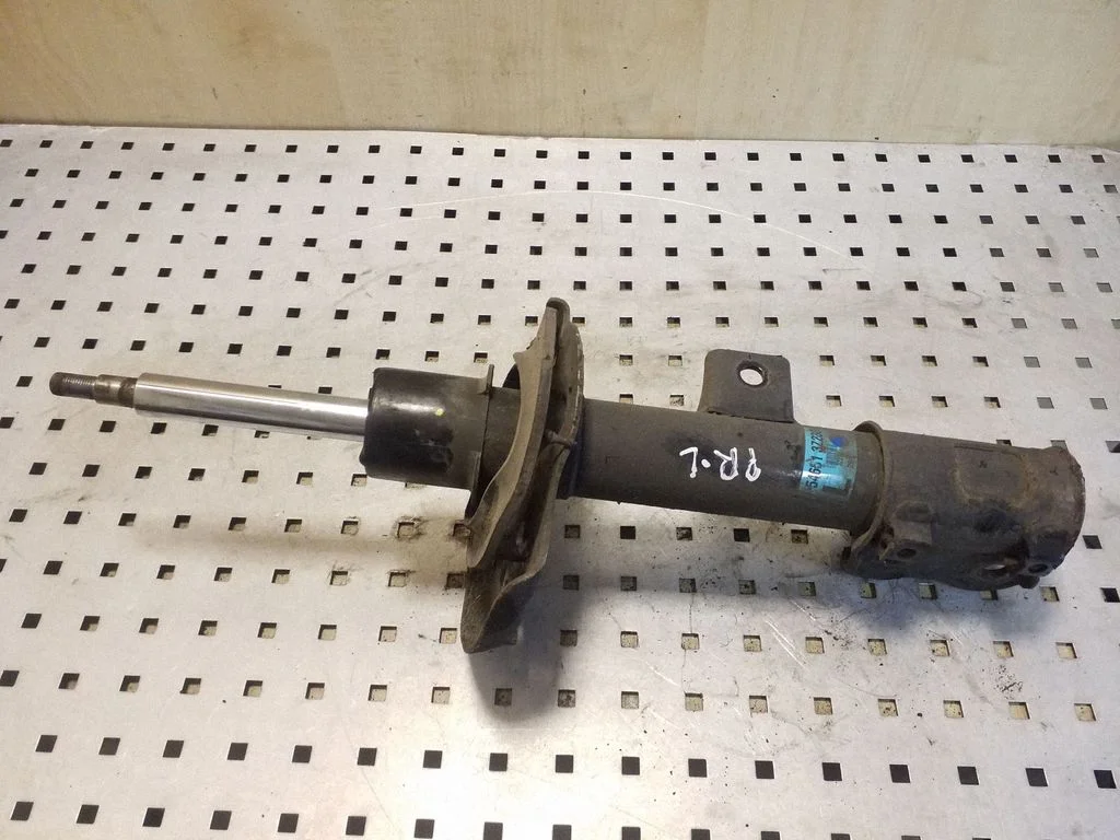 Front shock absorber/damper 546513Z230