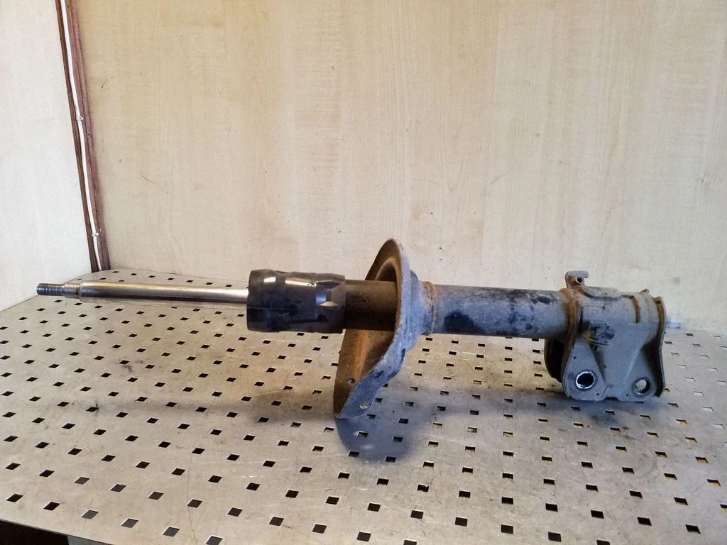Front shock absorber/damper – Subaru Outback (2009-2014), right