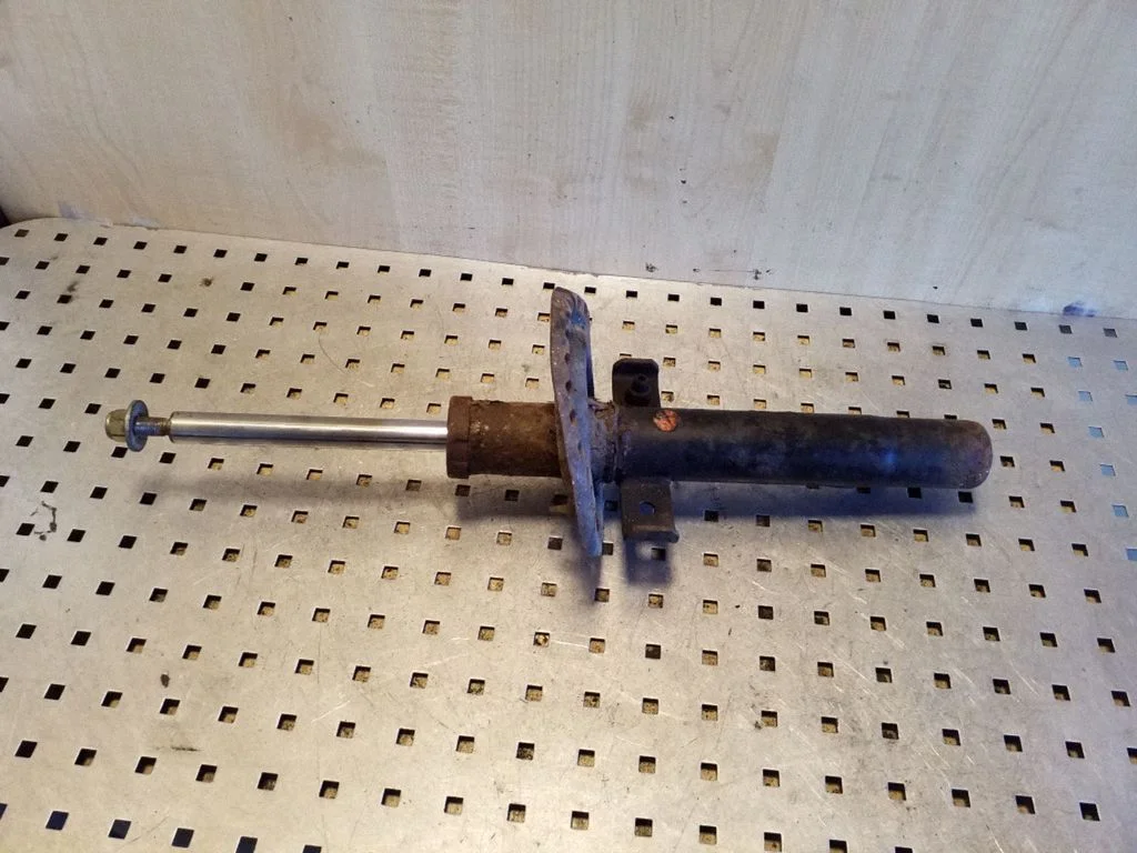 Front shock absorber/damper