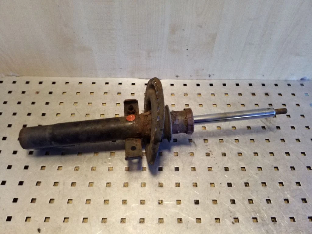 Front shock absorber/damper