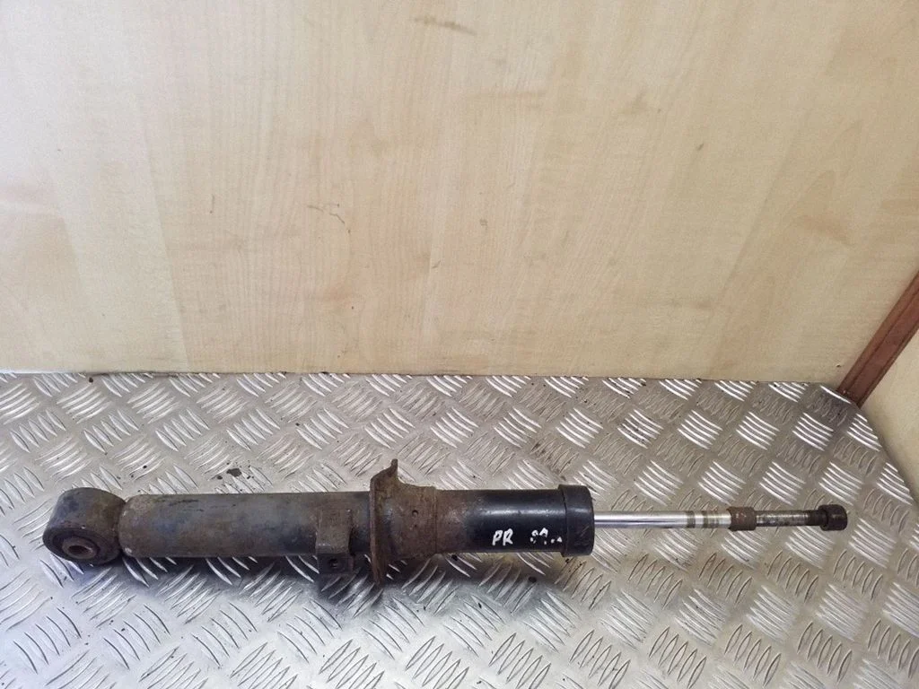 Front shock absorber/damper 546403E100