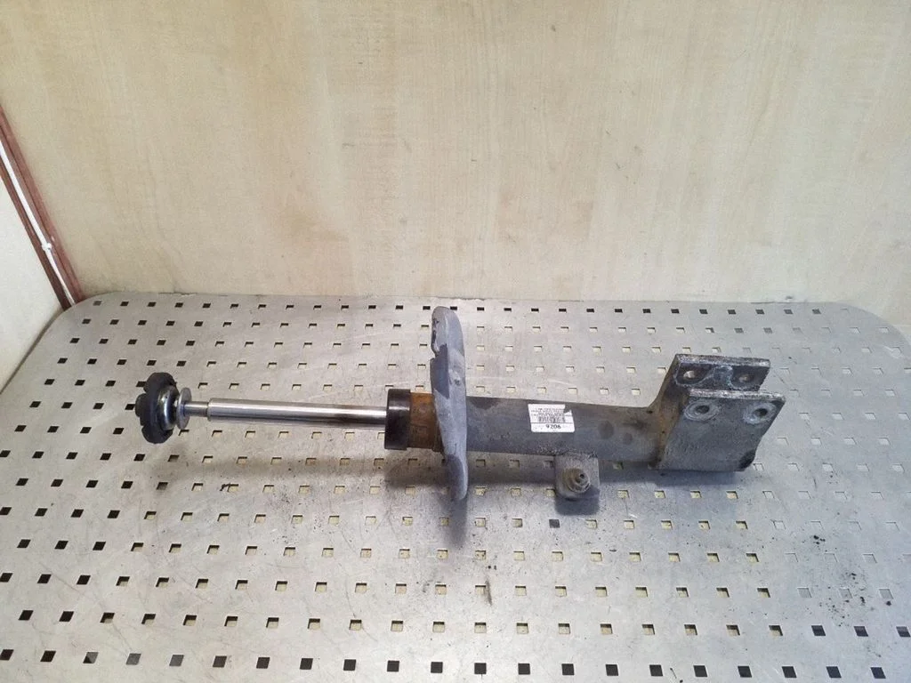 Front shock absorber/damper – right