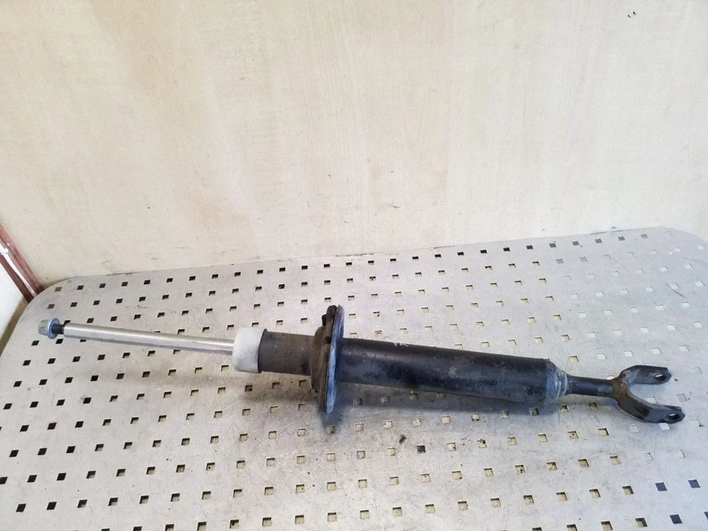 Front shock absorber/damper