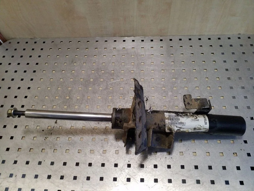 Front shock absorber/damper 31277627