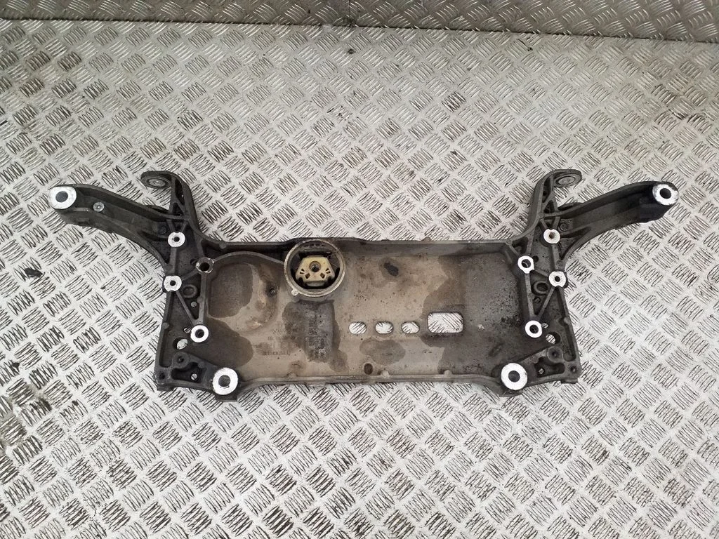 Eesmine abiraam 3C0199369H – Audi Q3 8U (2011-2016)