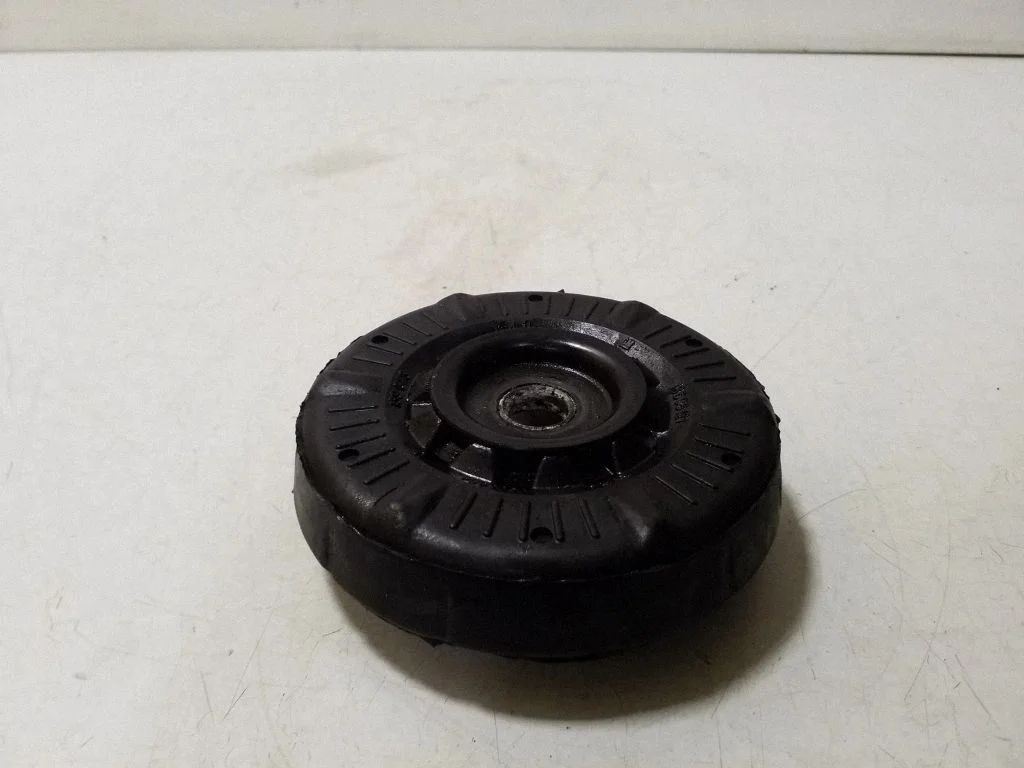 Front upper strut mount 13505131