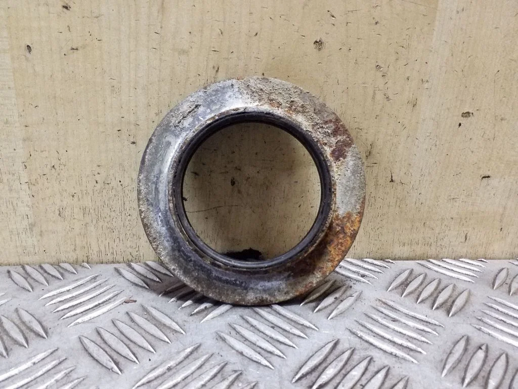 Front upper strut mount 6N0412249C