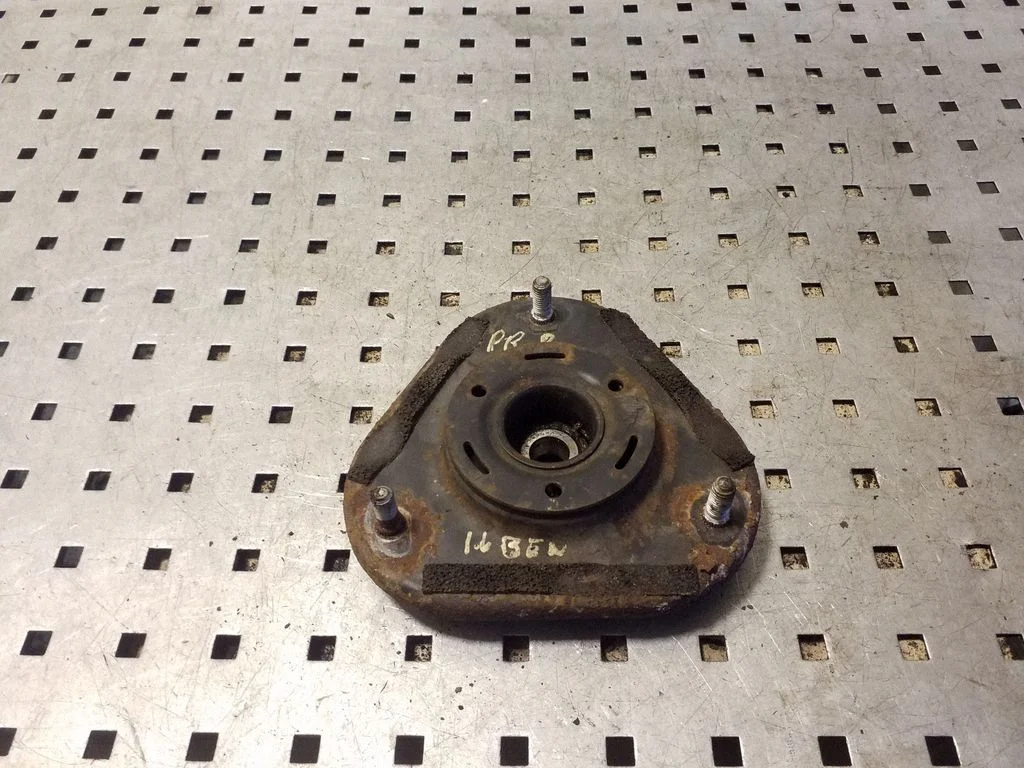 Front upper strut mount – right