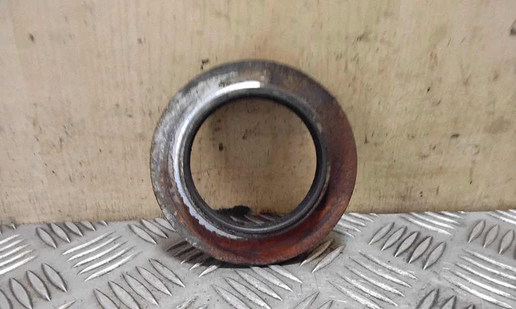 Front upper strut mount