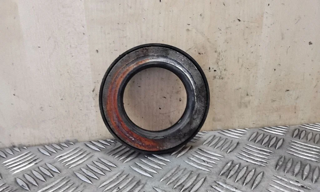 Front upper strut mount 5Q0412249E