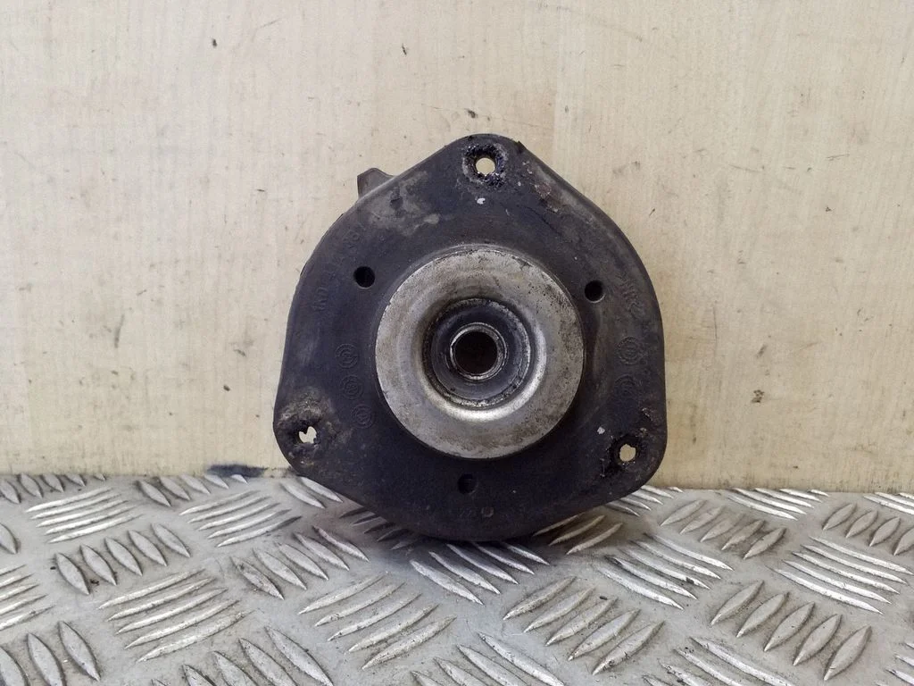 Łożysko górnego mocowania amortyzatora 1KD412331A