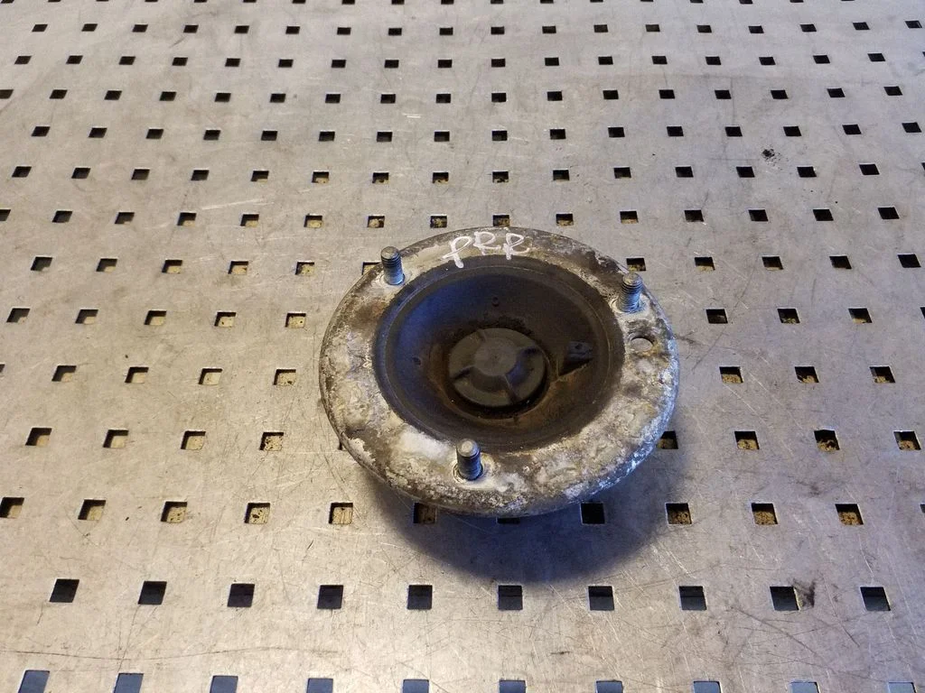 Front upper strut mount – BMW X3 E83 (2003-2010)