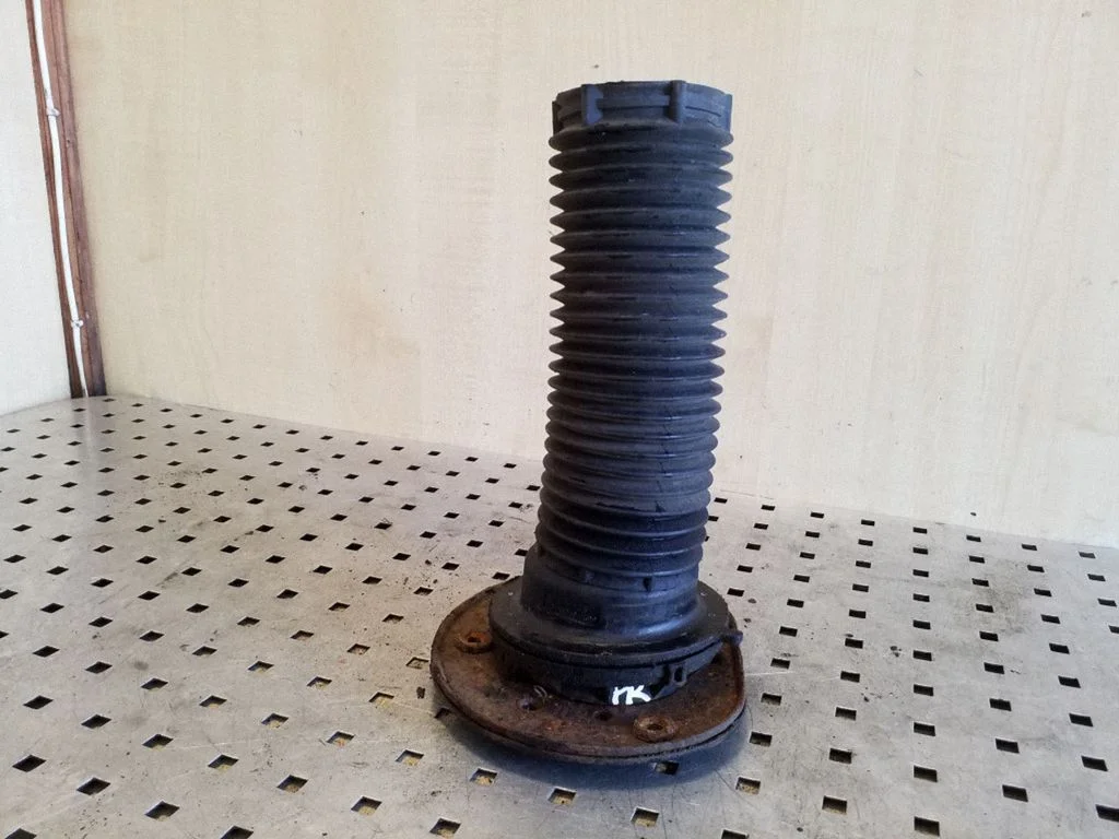 Front upper strut mount