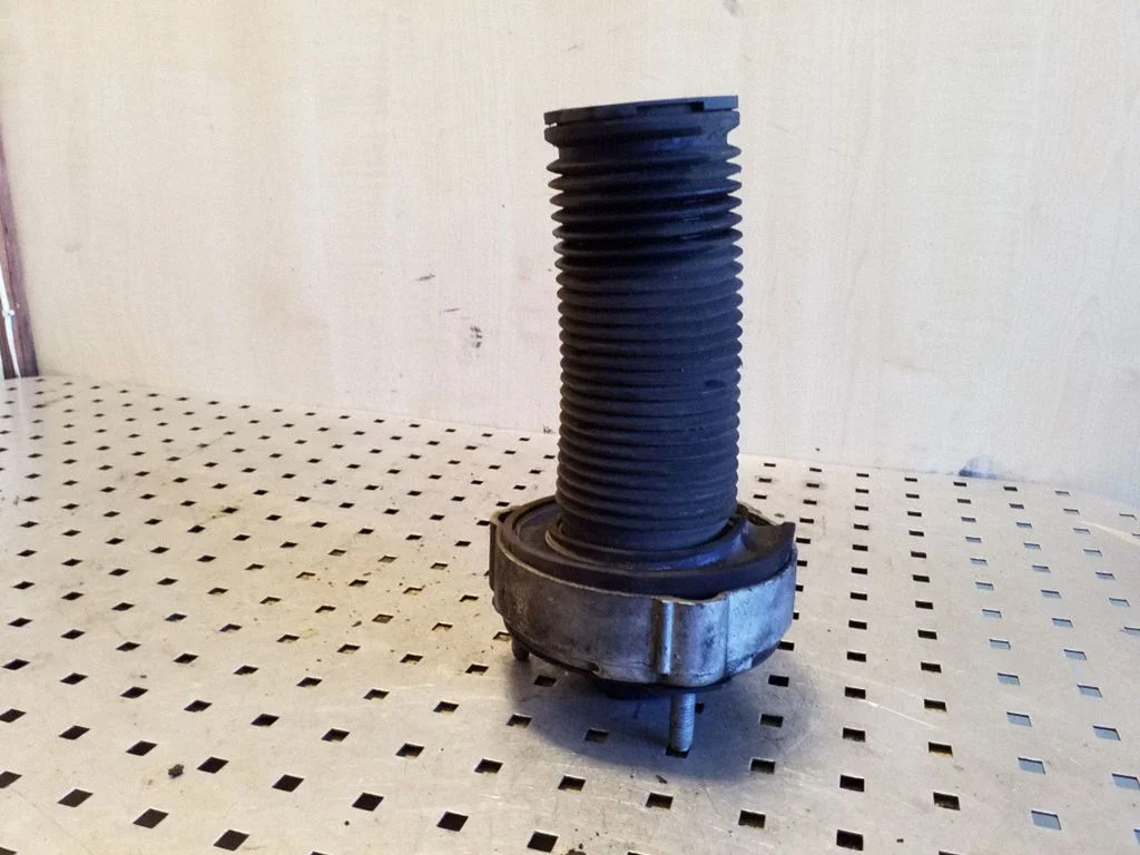 Front upper strut mount 7P0412295C