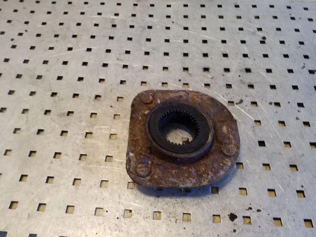 Front upper strut mount