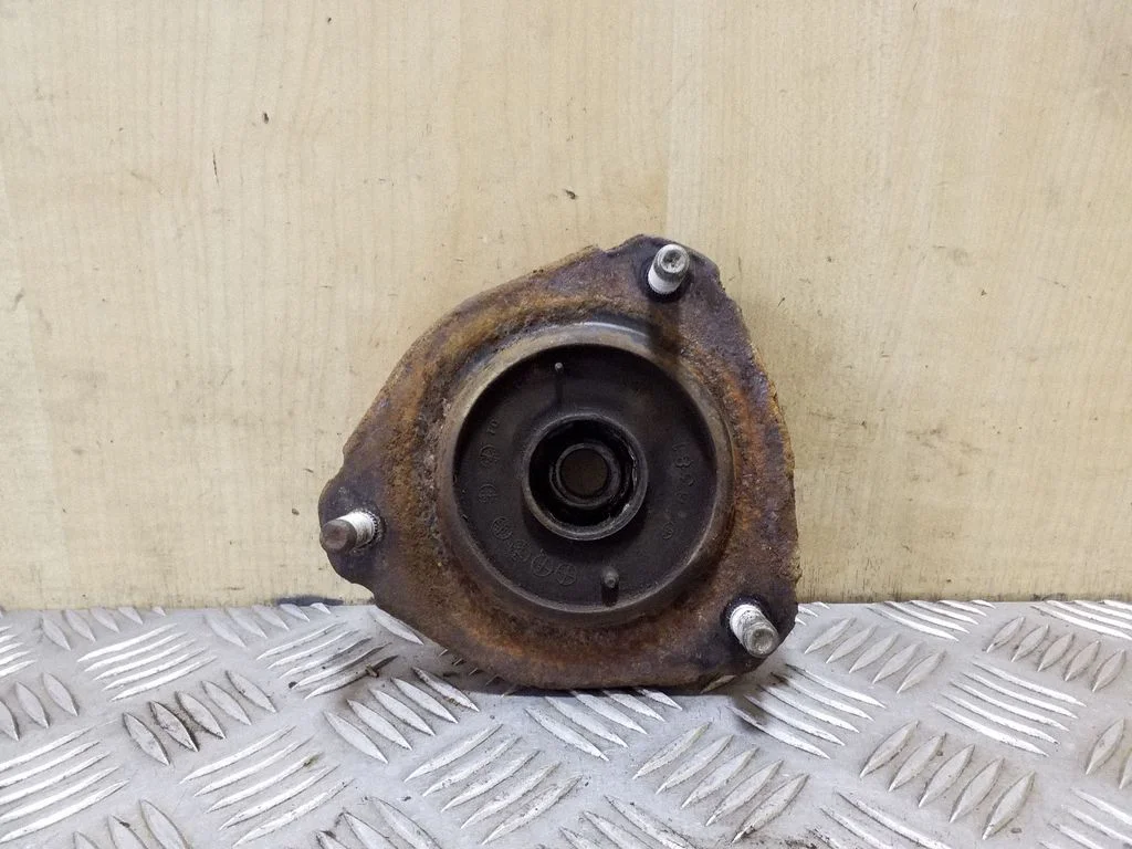 Front upper strut mount – right