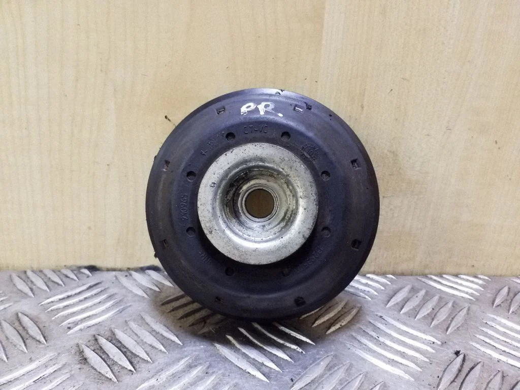 Front upper strut mount 13293570