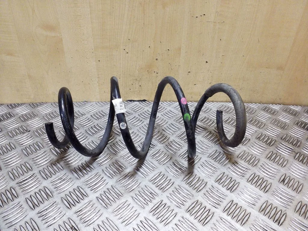 Front coil spring 54630F1DG0