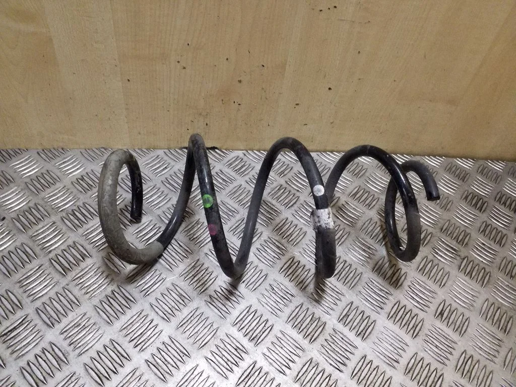Front coil spring 54630F1DG0