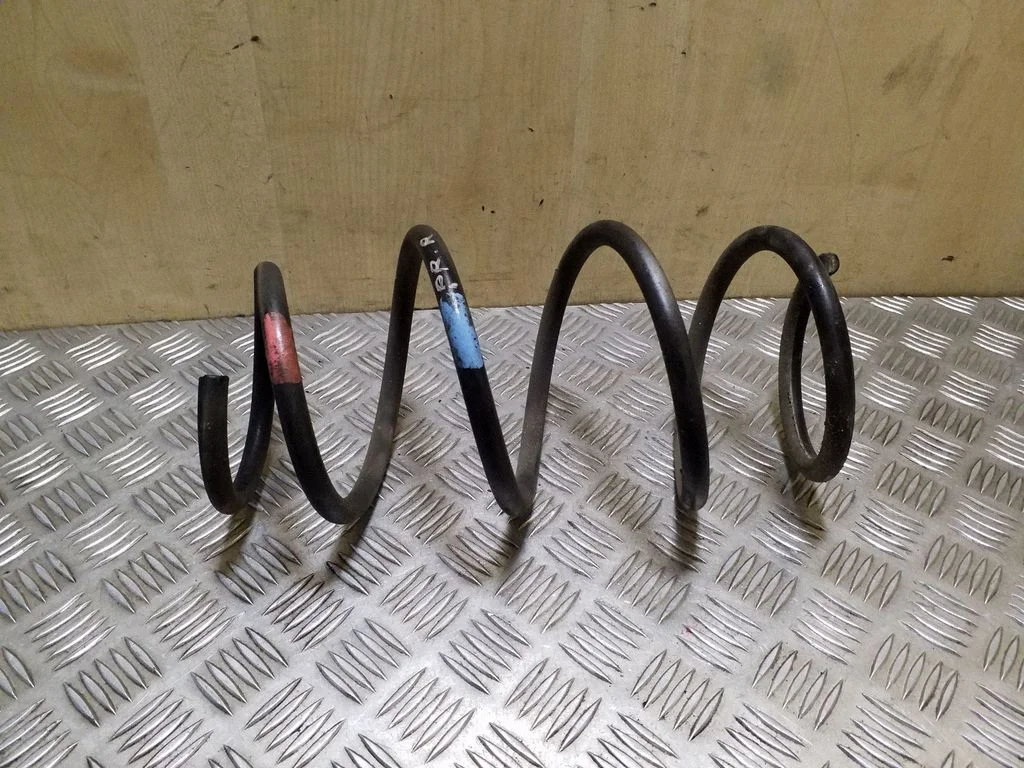 Front coil spring – right