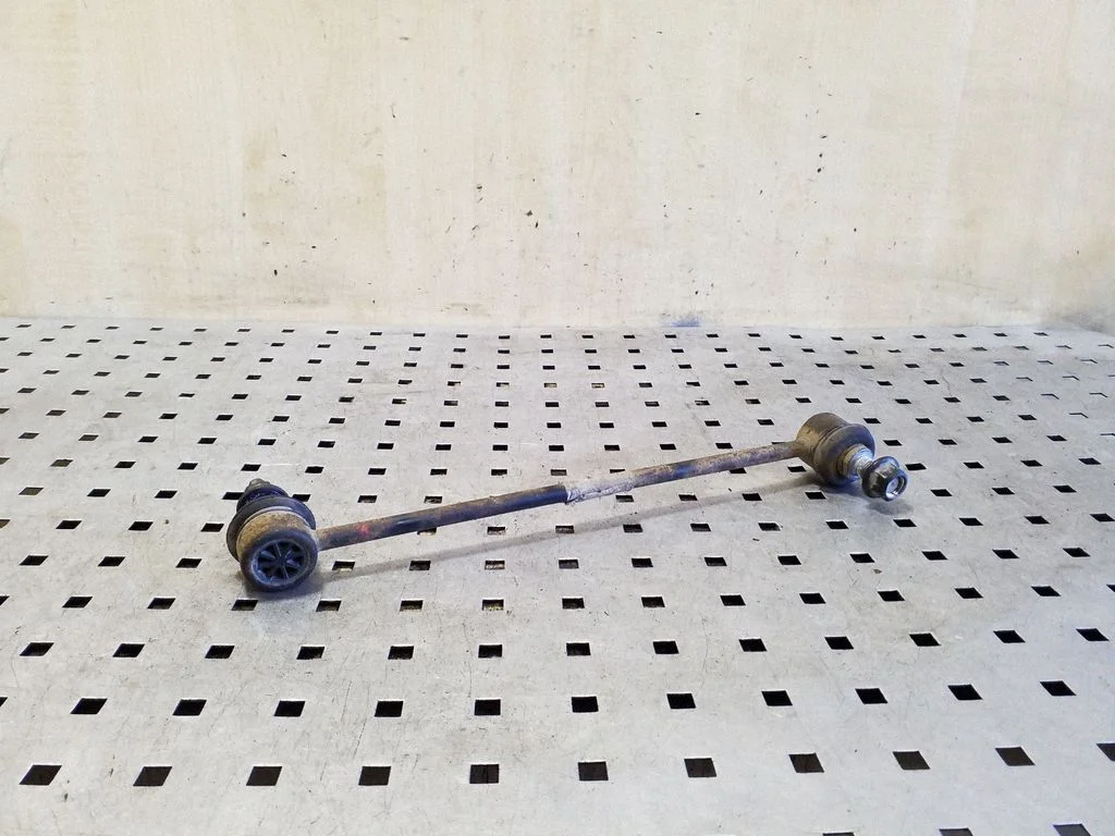Front anti-roll bar/stabilizer link – left