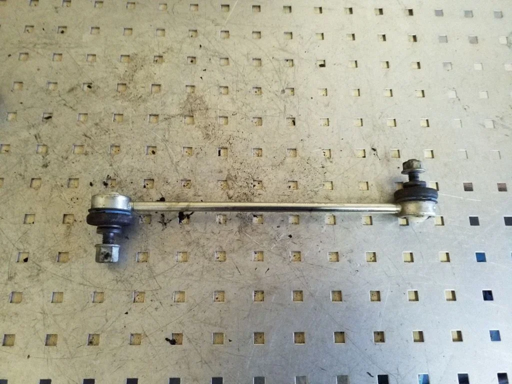 Front anti-roll bar/stabilizer link 6C0411315