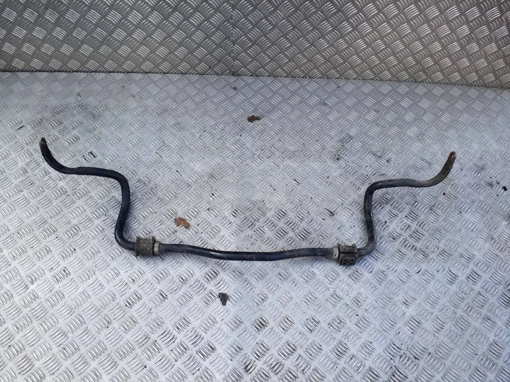 Front anti-roll bar/sway bar – Toyota Avensis T250 (2003-2006)