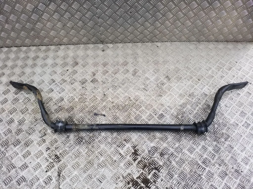 Eesmine stabilisaator (kaldevarras) – Nissan Navara D23 (2015-)