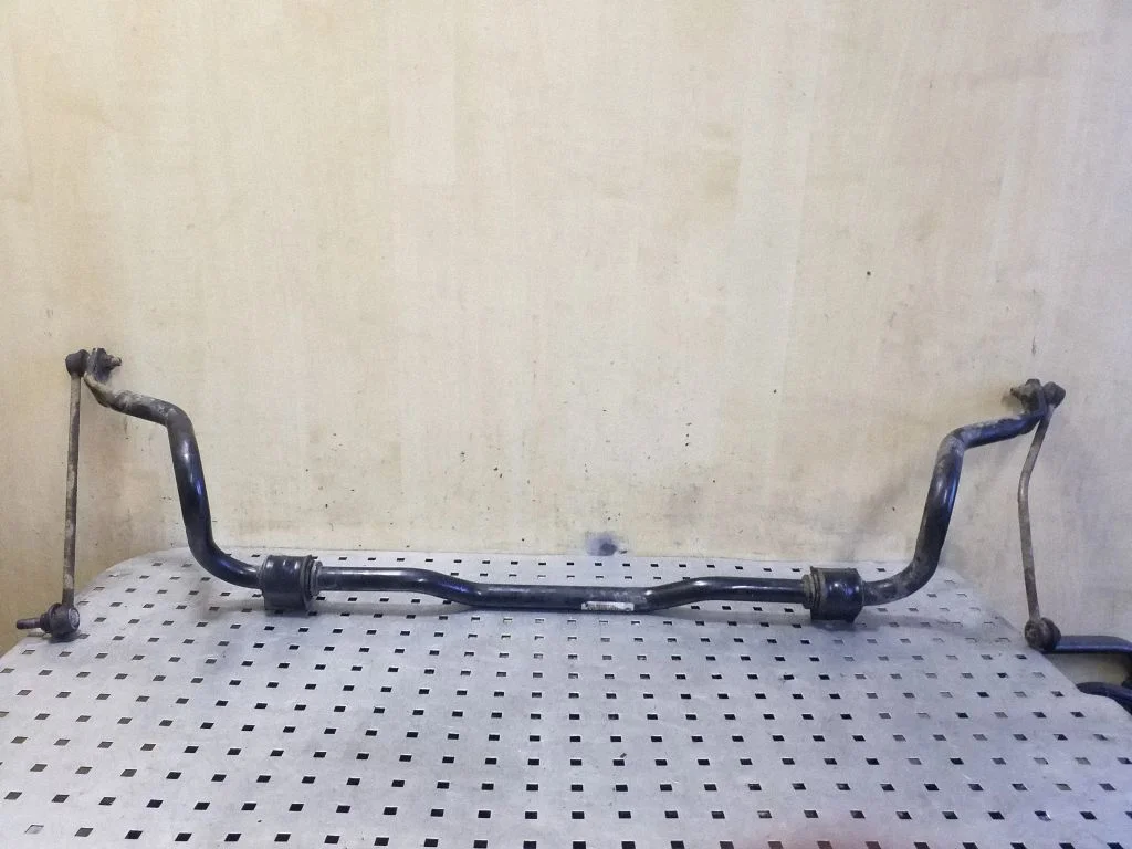 Front anti-roll bar/sway bar AV615482EB