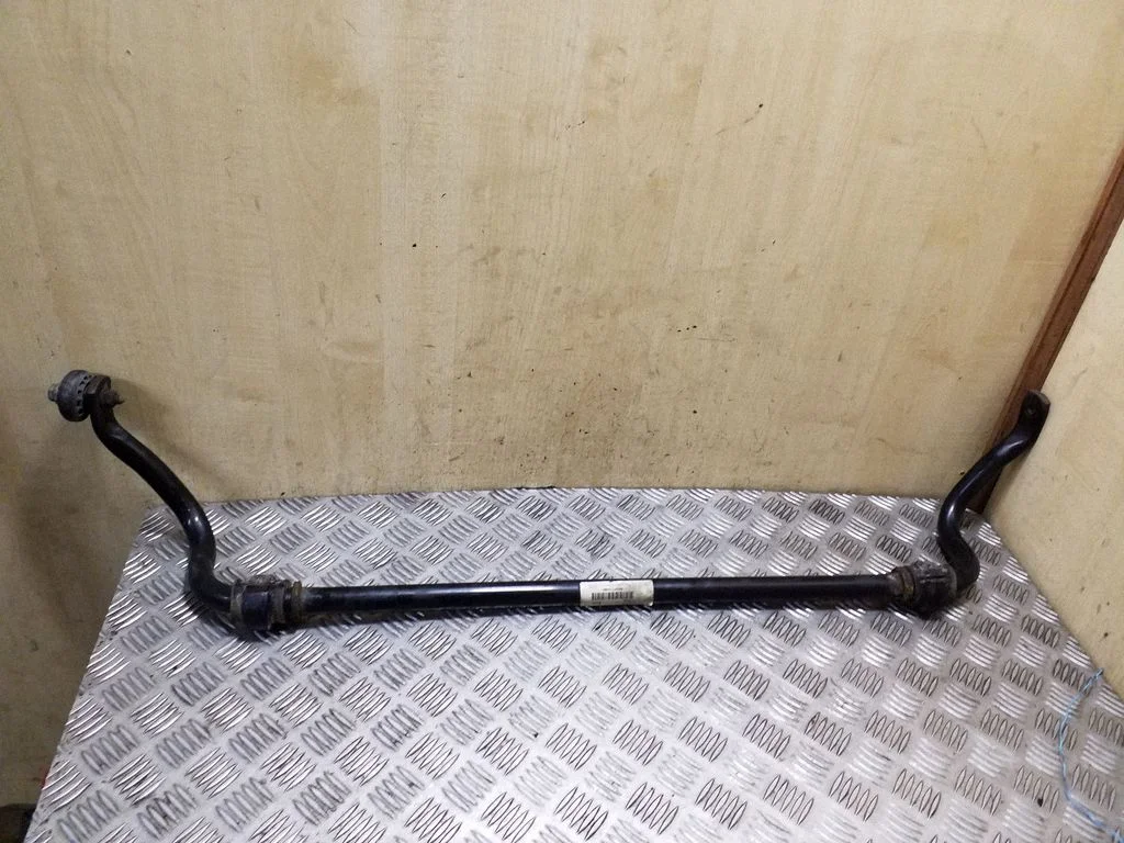Eesmine stabilisaator (kaldevarras) 8K0411309K