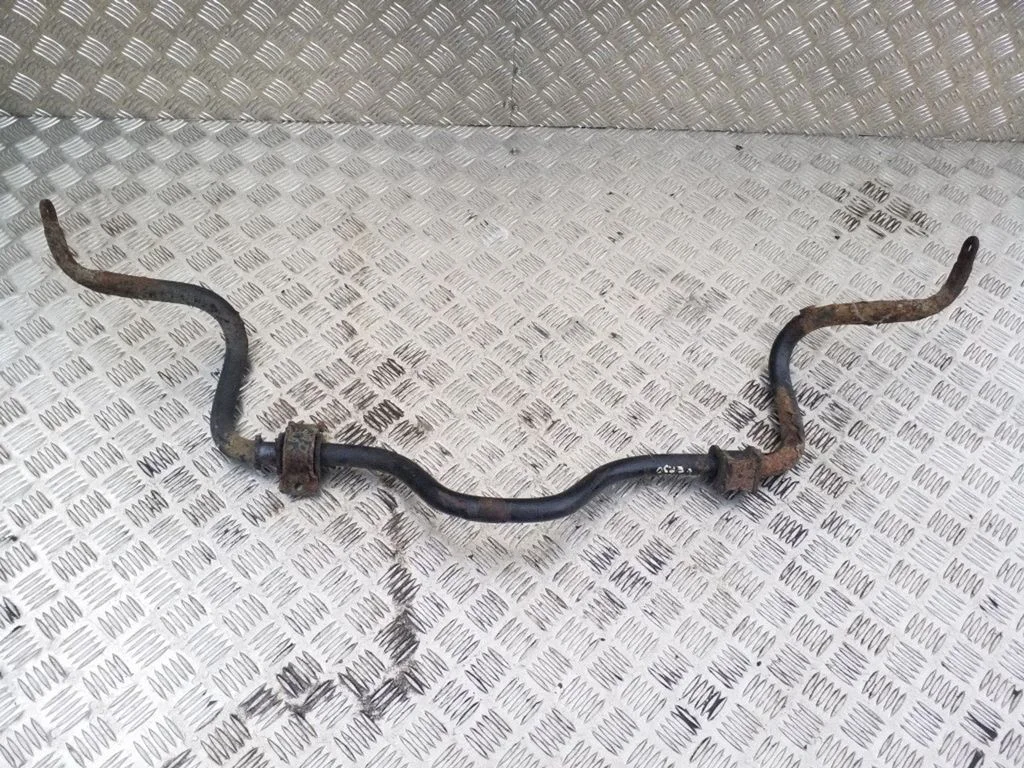 Front anti-roll bar/sway bar – Toyota Avensis T250 (2003-2006)