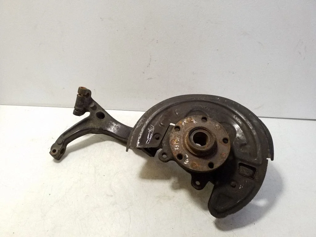 Front wheel hub – right